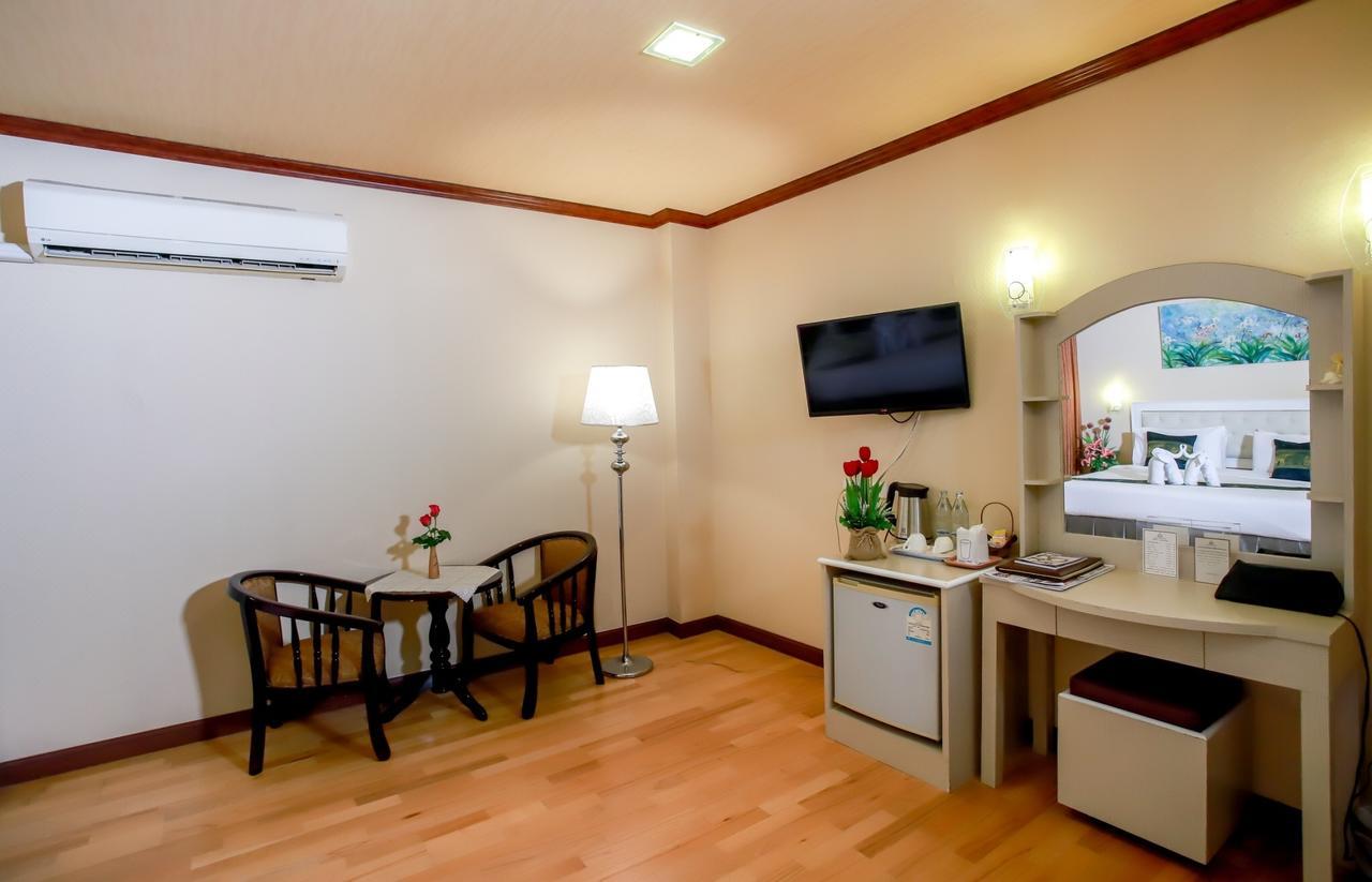 Korat Hotel Nakhonratchasima Exteriör bild