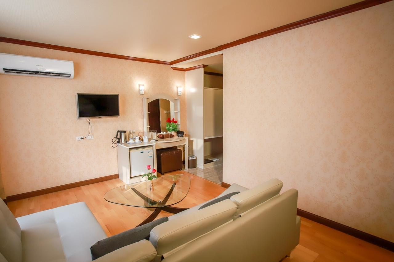 Korat Hotel Nakhonratchasima Exteriör bild