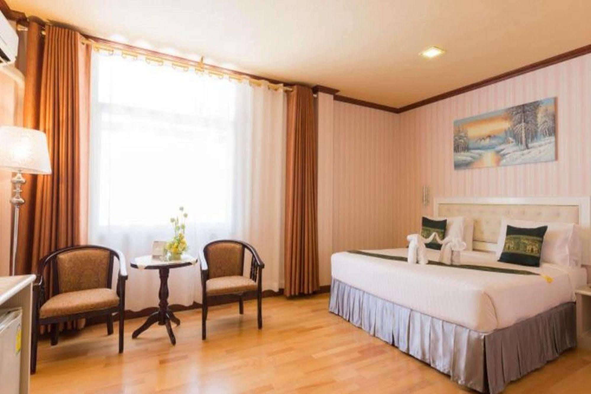 Korat Hotel Nakhonratchasima Exteriör bild