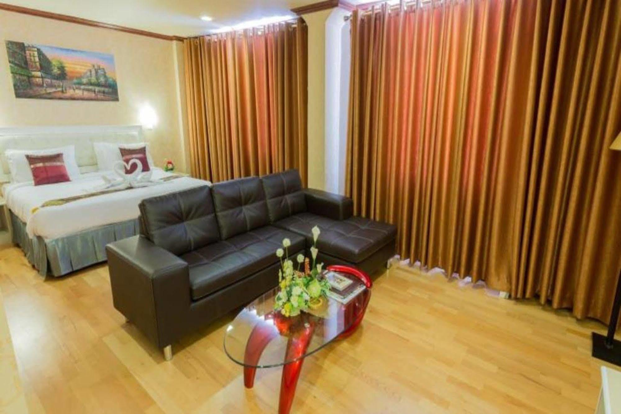 Korat Hotel Nakhonratchasima Exteriör bild