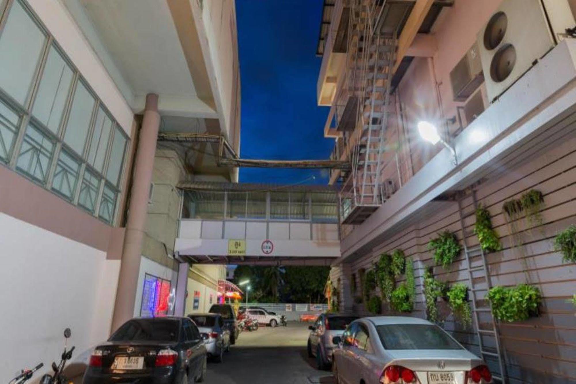 Korat Hotel Nakhonratchasima Exteriör bild