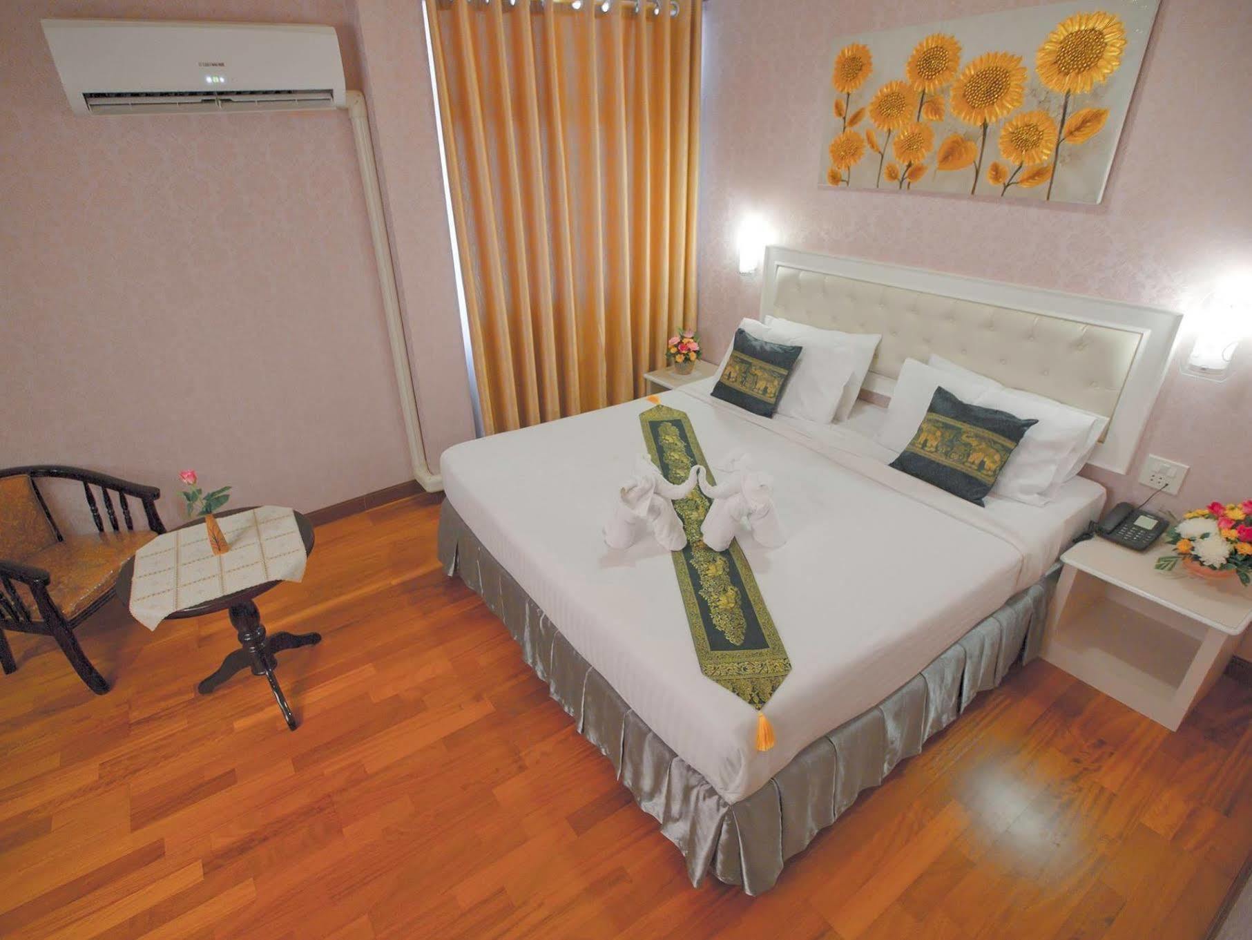 Korat Hotel Nakhonratchasima Exteriör bild